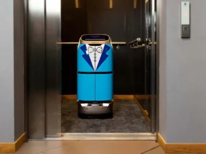 Keenon W3 aan het werk in een hotel