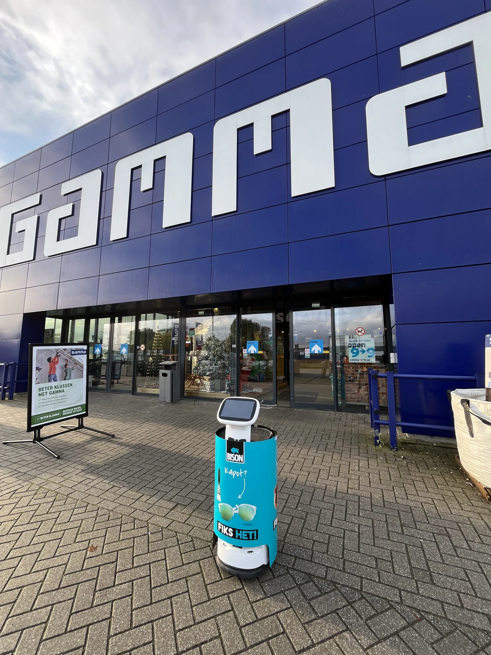 Digital Out Of Home T10 In Bouwmarkt